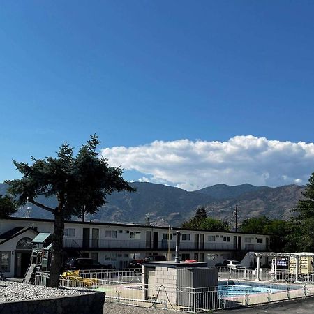 Super 8 By Wyndham Penticton Motel Exterior foto
