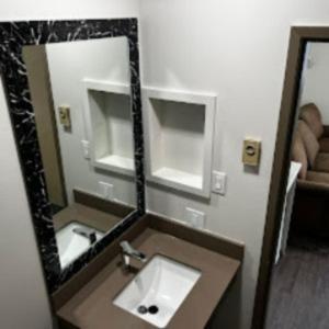 Super 8 By Wyndham Penticton Motel Exterior foto