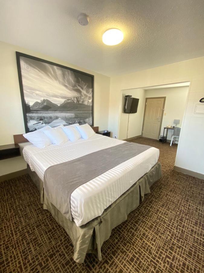 Super 8 By Wyndham Penticton Motel Exterior foto
