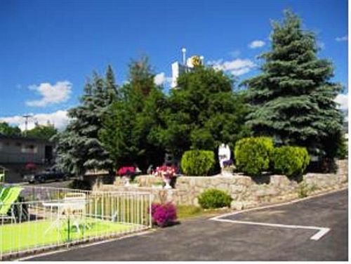 Super 8 By Wyndham Penticton Motel Exterior foto